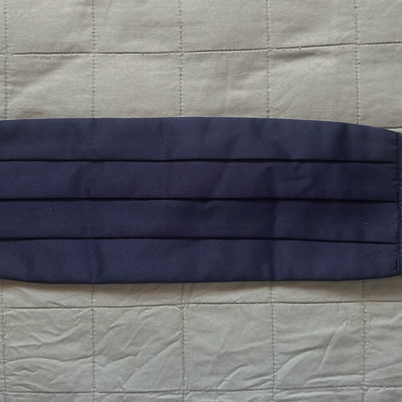 Southeastern Set 4pc. (34R Coat, 34R Slacks, Waist Band and Bow Tie) - Picture 10 of 12